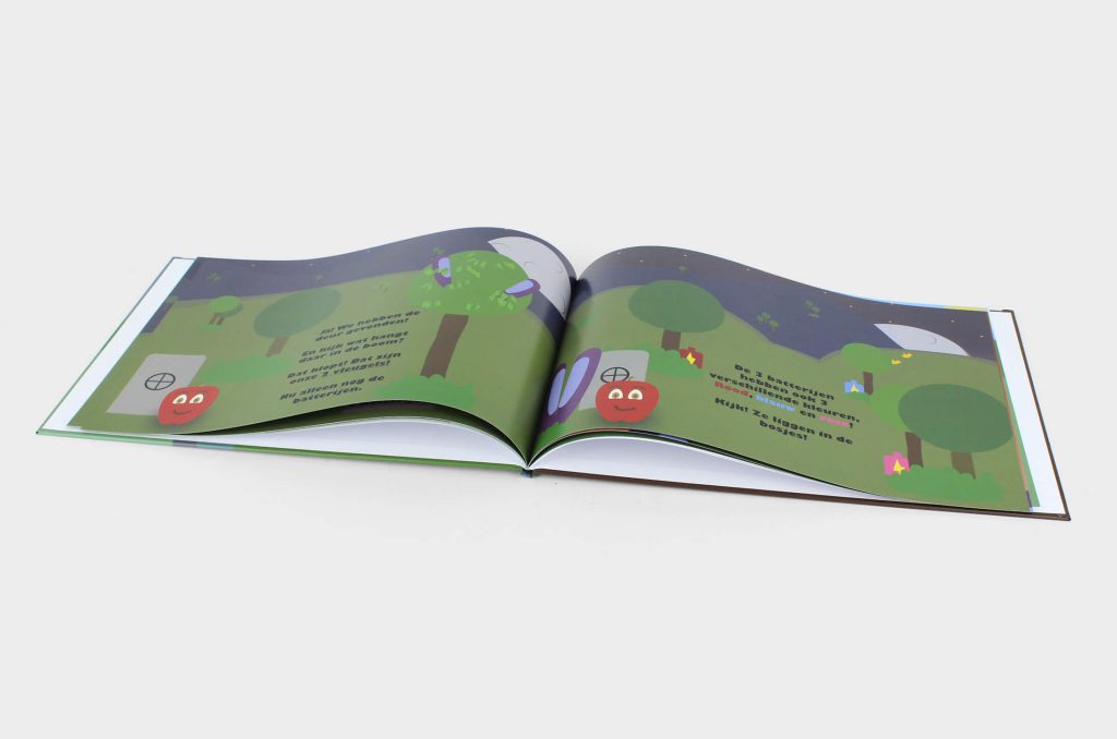 Opengeslagen boek Appel Bart naar de maan